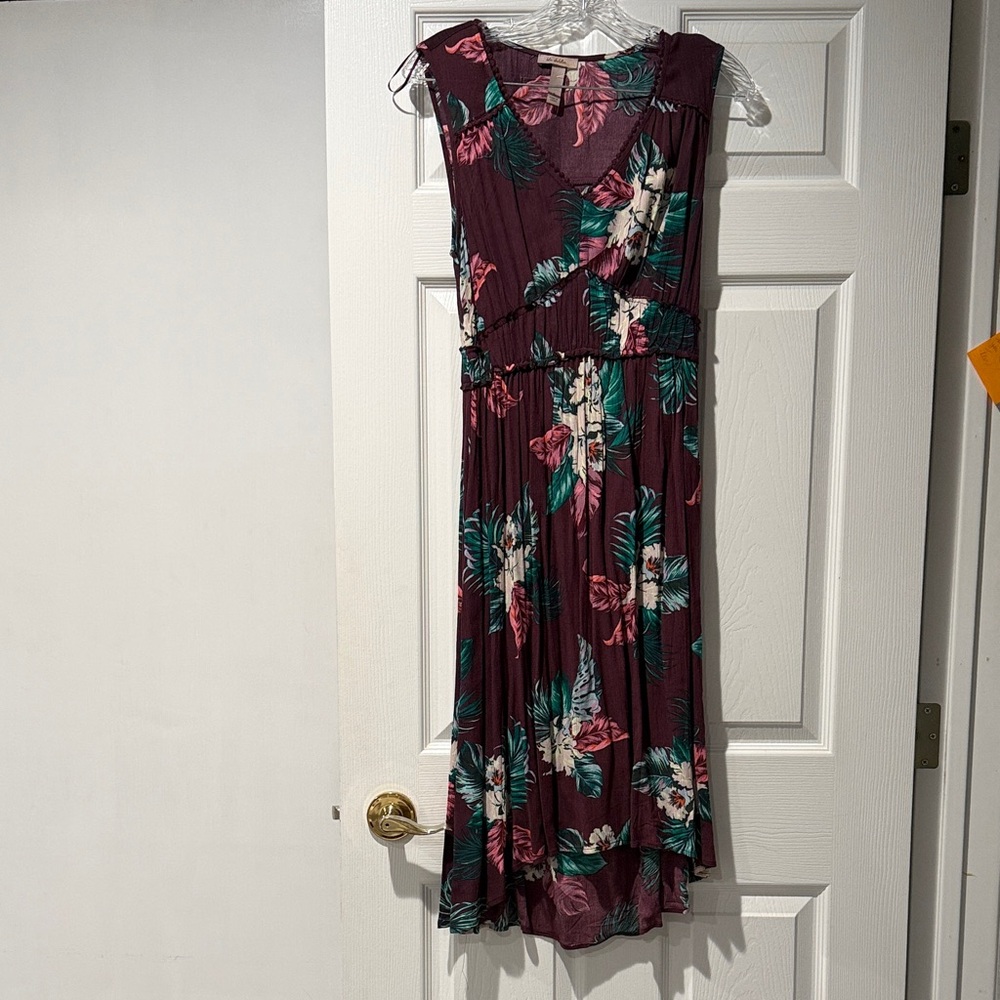 Sleeveless Floral Midi Dress in Burgundy
